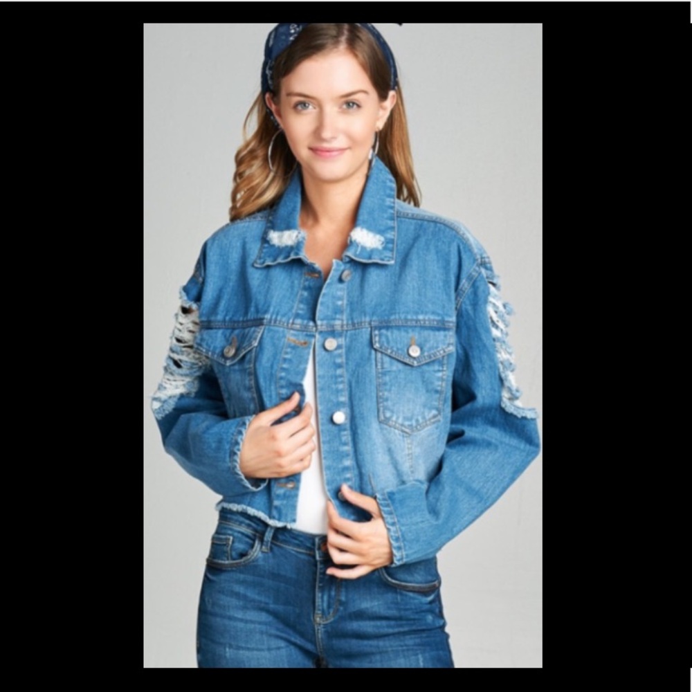 Distressed denim jacket/cropped oversized
